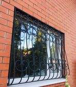 Установка решетки кованной РК14 - пример