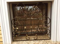 Установка решетки металлической кованной РК26 на заказ - фото