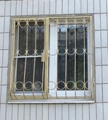 Процесс создания металлической распашной решетки РП20 на окно