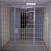 Процесс создания металлической решетчатой двери РД08 в Москве