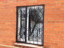 Изготовление решетки металлической кованной РК02 на заказ - фото