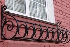 Установка металлического цветника 10на окно